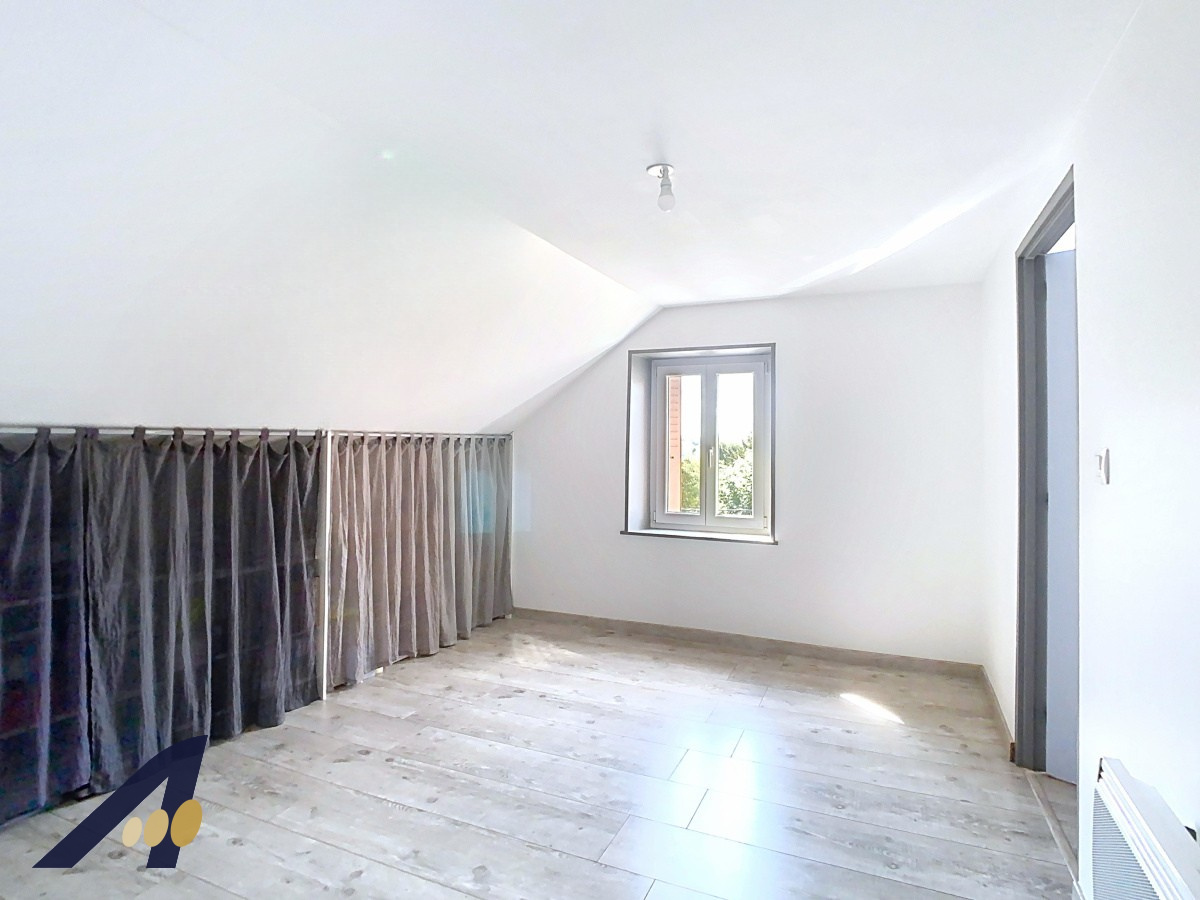 Appartement 4/5 pièces – FESCHE LE CHATEL Dernier étage… — photo 4